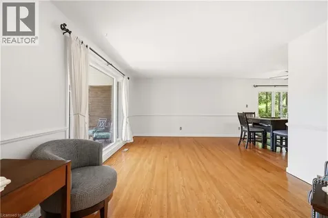 52 Parkside Avenue Dundas ON L9H 2S7