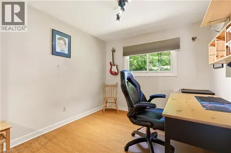 52 Parkside Avenue Dundas ON L9H 2S7