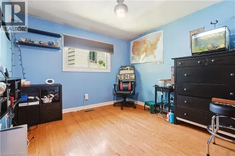52 Parkside Avenue Dundas ON L9H 2S7