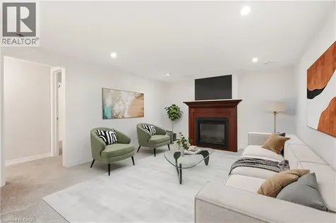52 Parkside Avenue Dundas ON L9H 2S7
