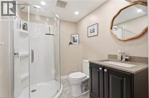 52 Parkside Avenue Dundas ON L9H 2S7