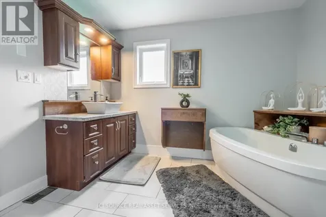 19241 Richmond Court South Glengarry ON K0C 2E0