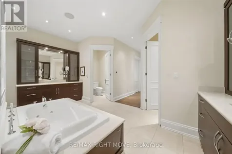 28 Maple Drive Orillia ON L3V 3W2