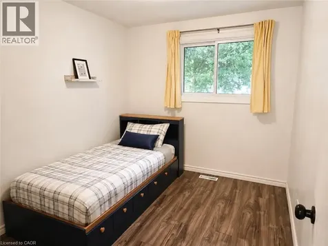 637 Silverbirch Road Waterloo ON N2L 4R4