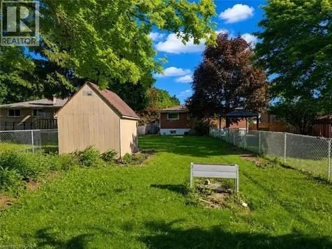 637 Silverbirch Road Waterloo ON N2L 4R4