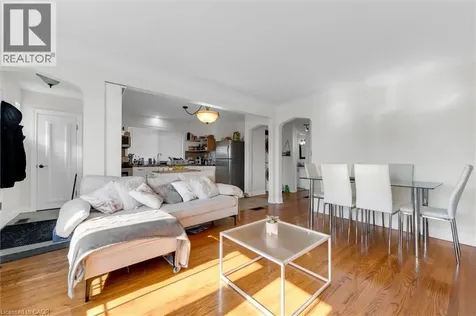 406 East 43rd Street Hamilton ON L8T 3E3