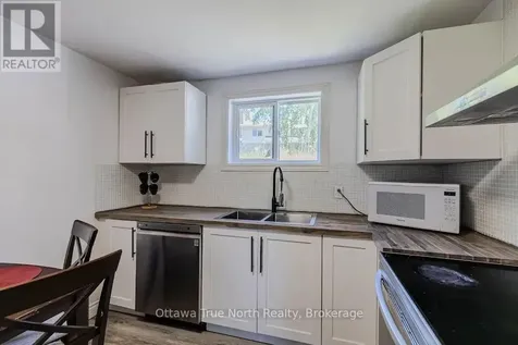 35 Tauvette Street Ottawa ON K1B 3A1