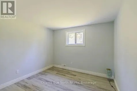 35 Tauvette Street Ottawa ON K1B 3A1