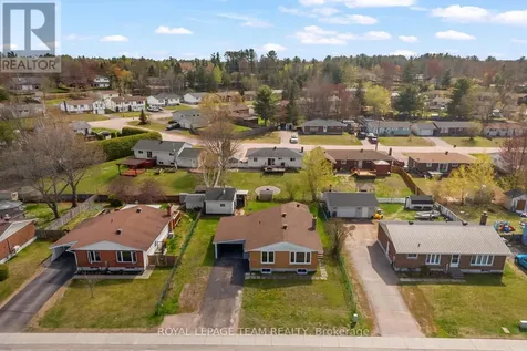 61 Herman Street Petawawa ON K8H 3B2