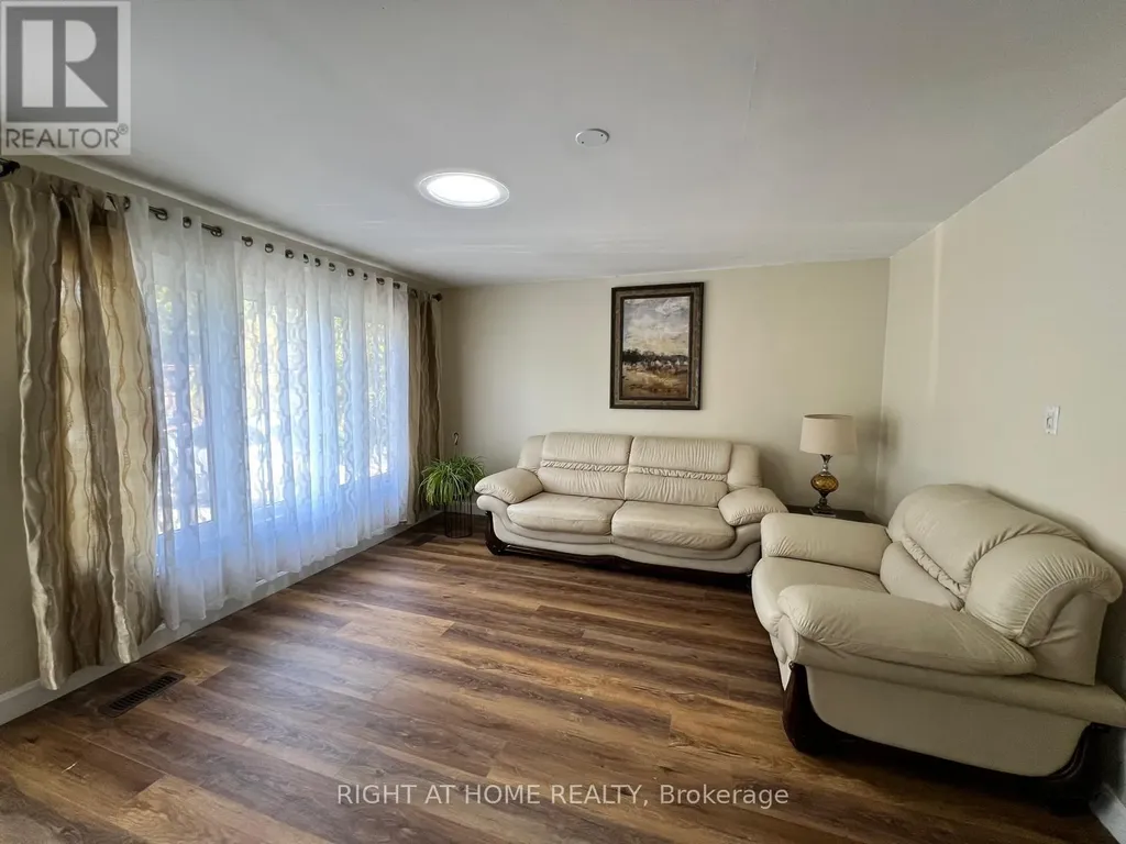 3273 Cove Avenue Innisfil ON L9S 2K7