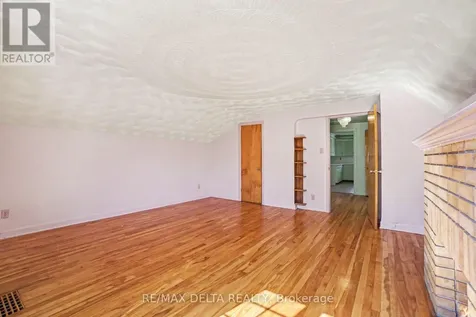 352 Lacasse Avenue Ottawa ON K1L 7A9
