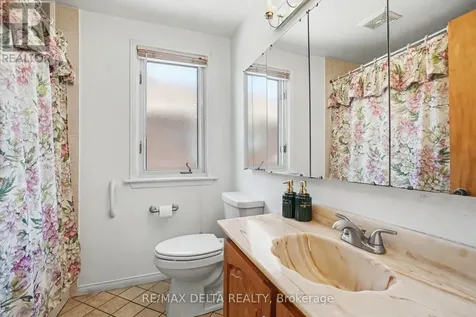 352 Lacasse Avenue Ottawa ON K1L 7A9