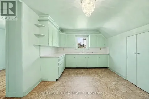 352 Lacasse Avenue Ottawa ON K1L 7A9