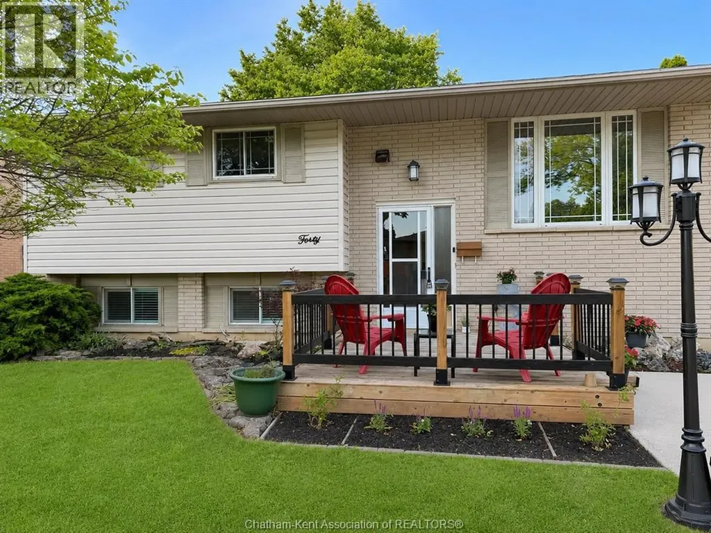 40 Thornhill Crescent Chatham ON N7L 4M3