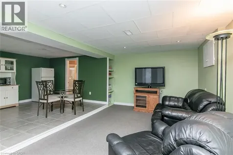 34 Blackhorne Crescent Kitchener ON N2E 1T1