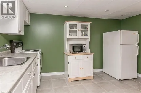34 Blackhorne Crescent Kitchener ON N2E 1T1