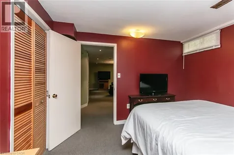 34 Blackhorne Crescent Kitchener ON N2E 1T1