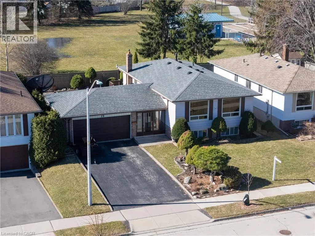 19 Lynwood Drive Hamilton ON L8E 3E7