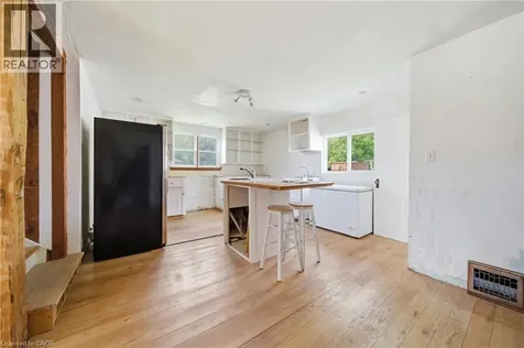 39 Stanley Avenue Kitchener ON N2K 1C4