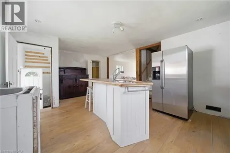 39 Stanley Avenue Kitchener ON N2K 1C4