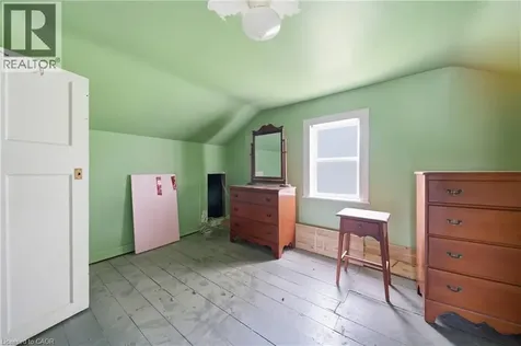 39 Stanley Avenue Kitchener ON N2K 1C4
