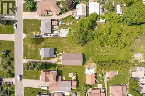 39 Stanley Avenue Kitchener ON N2K 1C4