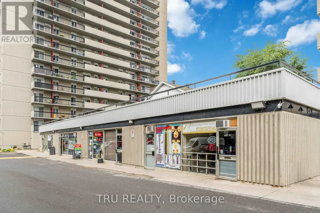 158C Mcarthur Avenue Ottawa ON K1L 8E7