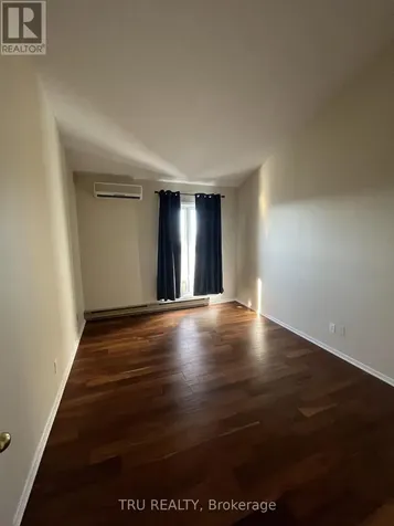 158C Mcarthur Avenue Ottawa ON K1L 8E7