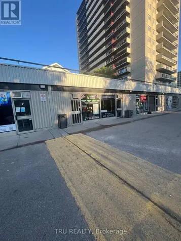 158C Mcarthur Avenue Ottawa ON K1L 8E7
