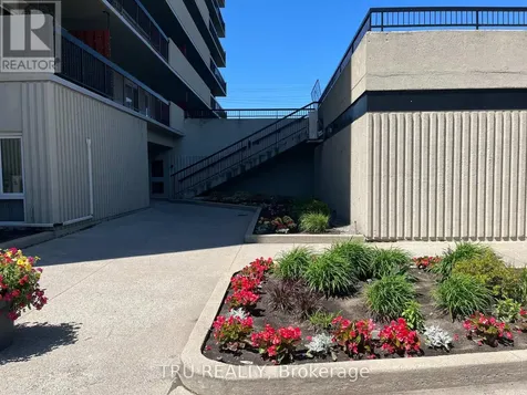 158C Mcarthur Avenue Ottawa ON K1L 8E7