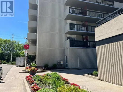 158C Mcarthur Avenue Ottawa ON K1L 8E7