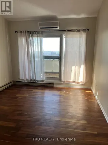 158C Mcarthur Avenue Ottawa ON K1L 8E7
