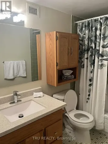 158C Mcarthur Avenue Ottawa ON K1L 8E7