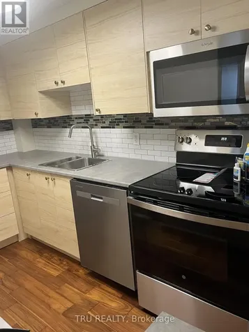 158C Mcarthur Avenue Ottawa ON K1L 8E7