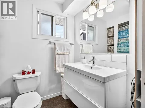 63 Harrison Avenue Welland ON L3B 1C3