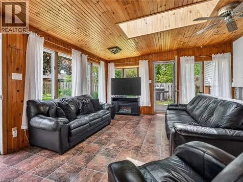 63 Harrison Avenue Welland ON L3B 1C3