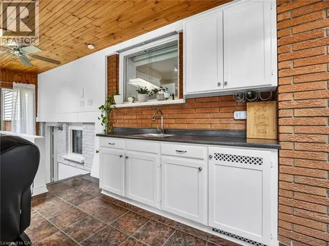 63 Harrison Avenue Welland ON L3B 1C3