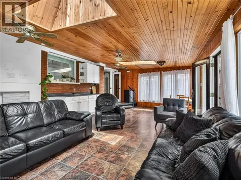 63 Harrison Avenue Welland ON L3B 1C3