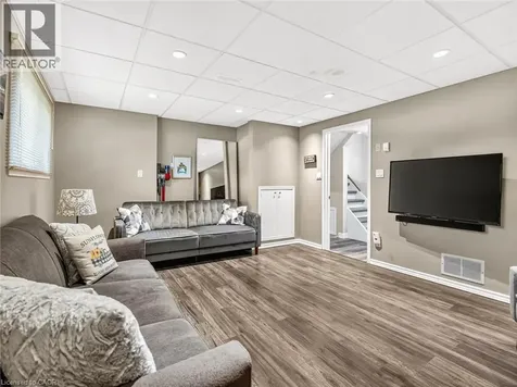 63 Harrison Avenue Welland ON L3B 1C3