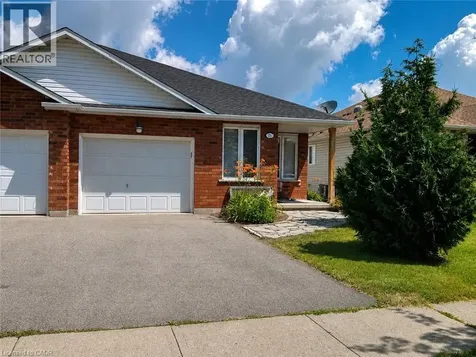 21 Saddler Street Fonthill ON L3E 1E4