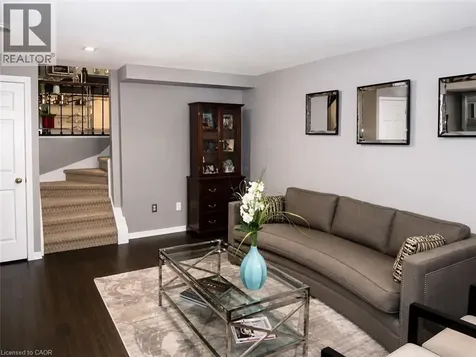 21 Saddler Street Fonthill ON L3E 1E4