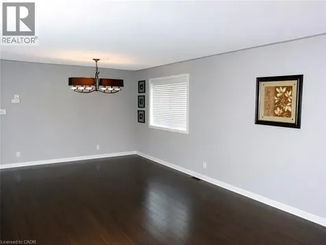 21 Saddler Street Fonthill ON L3E 1E4