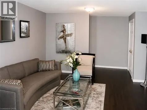 21 Saddler Street Fonthill ON L3E 1E4