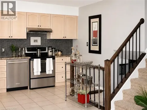 21 Saddler Street Fonthill ON L3E 1E4