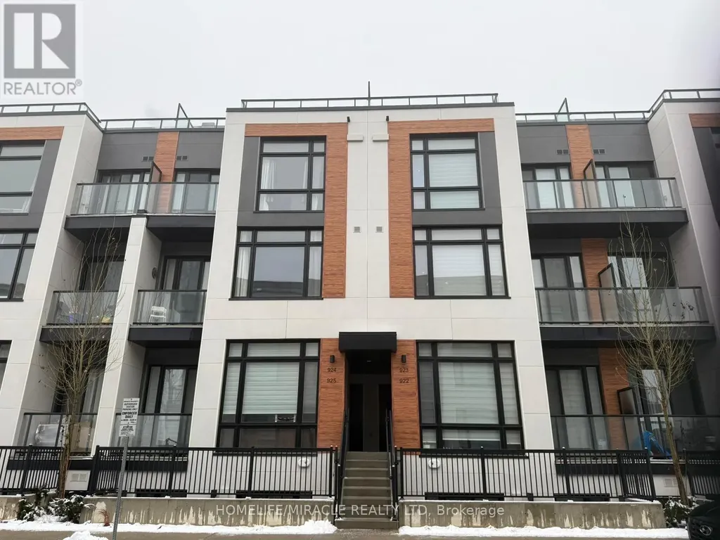 2 Steckley House Lane Richmond Hill ON L4S 0N4