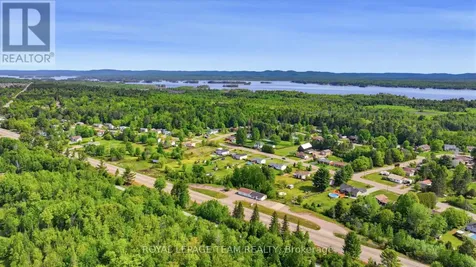 2427 Petawawa Boulevard Petawawa ON K8H 2Z4
