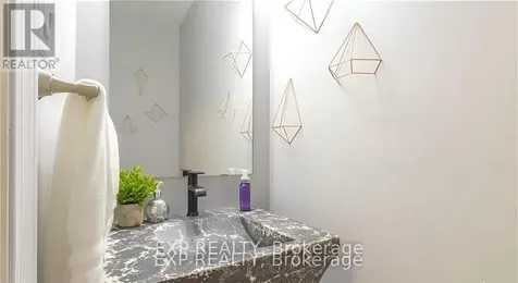 320 Autumnfield Street Ottawa ON K2M 0J4