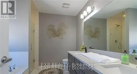 320 Autumnfield Street Ottawa ON K2M 0J4