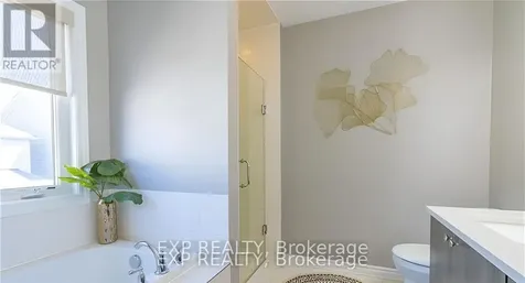 320 Autumnfield Street Ottawa ON K2M 0J4