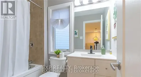 320 Autumnfield Street Ottawa ON K2M 0J4